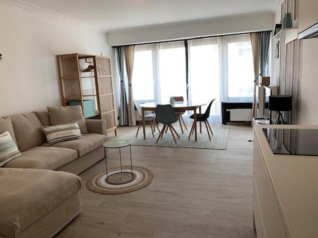 Appartement Cosy With Lateral Seaview T57 Oostende